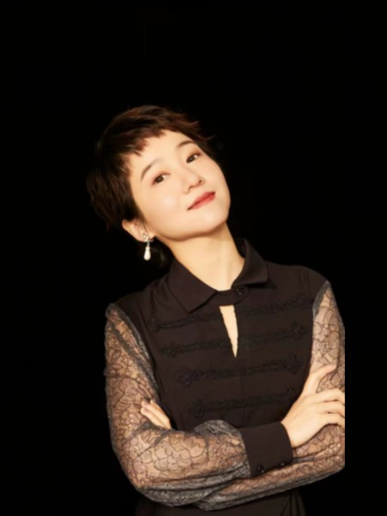 主持人王婧