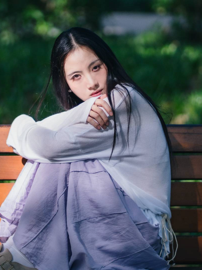 莫莫